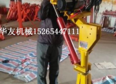 點(diǎn)擊查看詳細(xì)信息<br>標(biāo)題：華友機(jī)械車載液壓小吊機(jī) 閱讀次數(shù)：8210